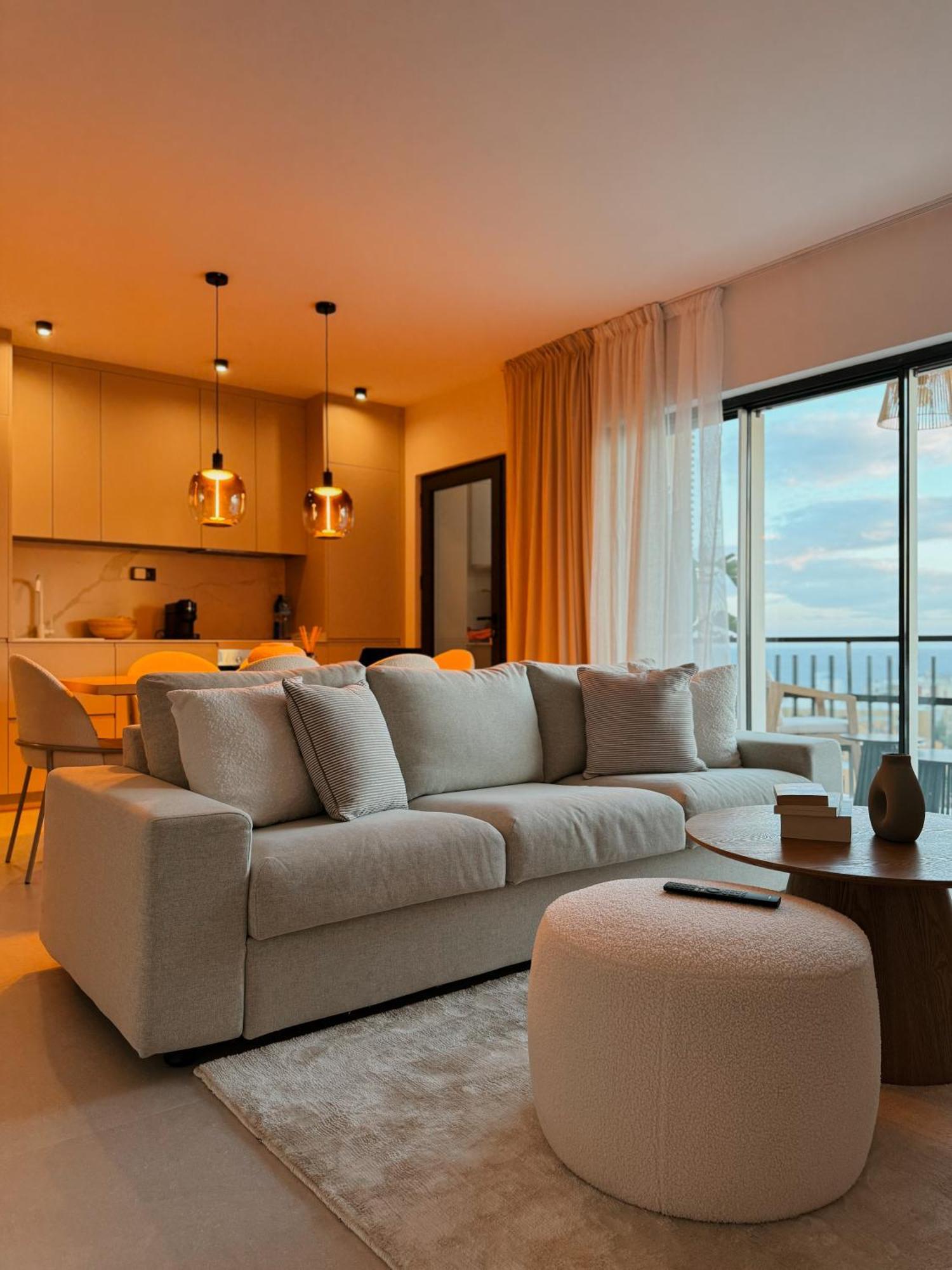 Sunsethome Modern 2 Beds With Sea View Appartamento